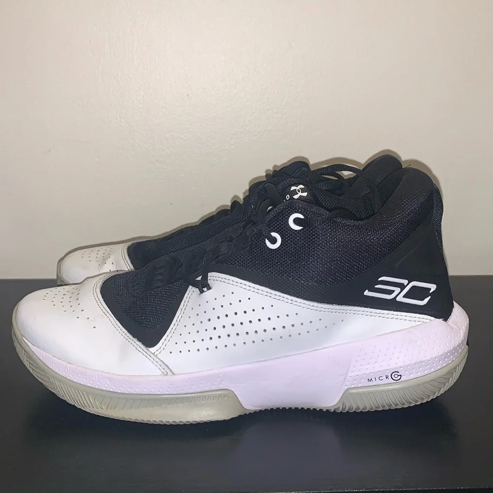 Under Armour‎ SC 3ZERO IV Men's Athletic Shoes Sneaker Size 11.5.